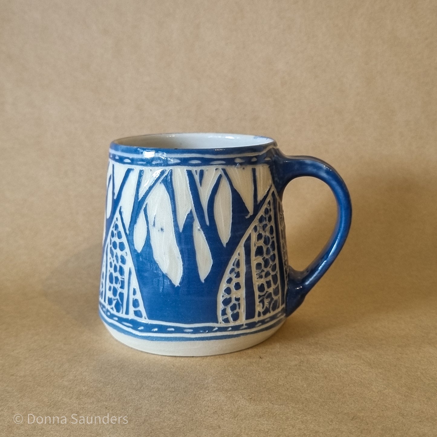 Blue magpie carved Mug